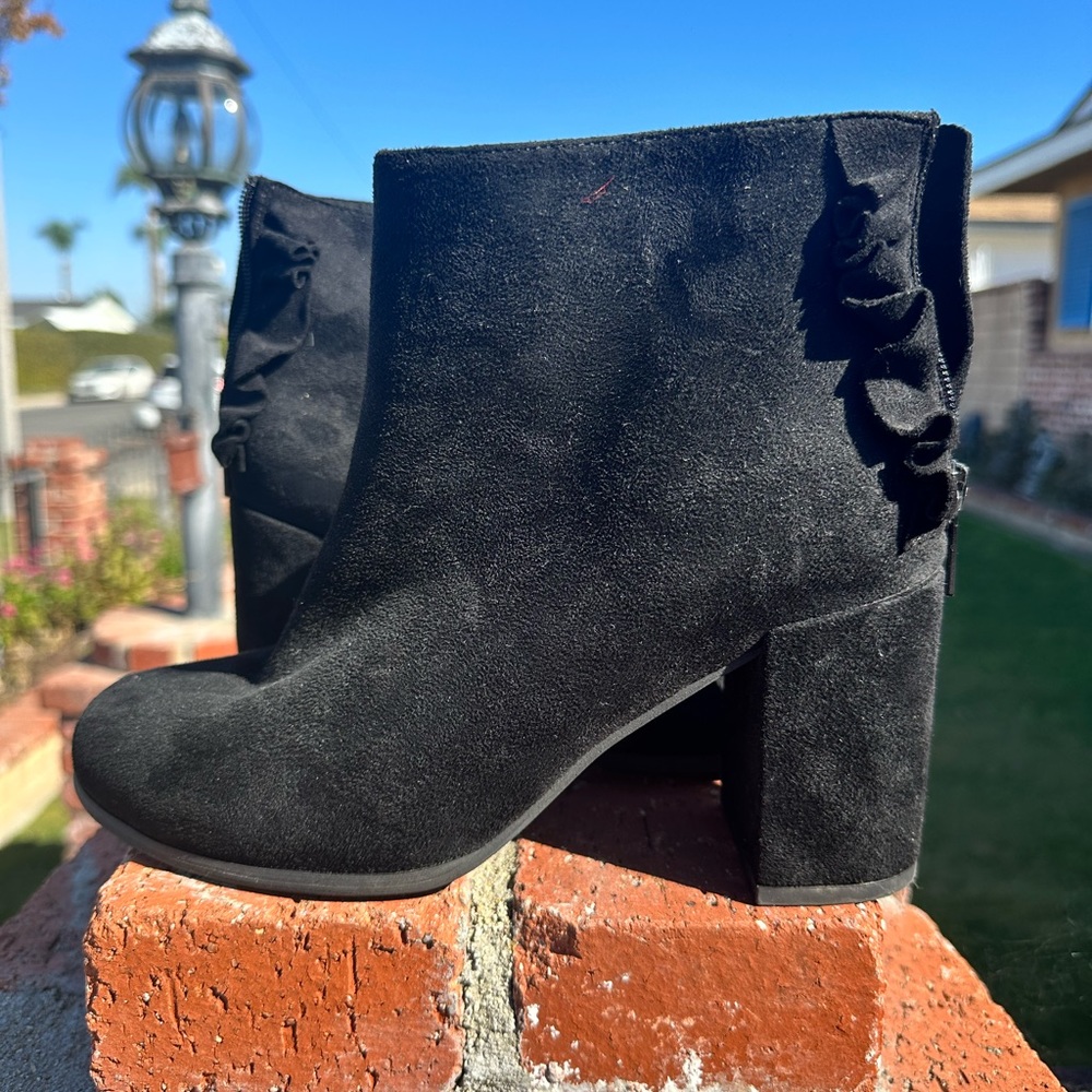 TORRID - WIDE WIDTH - Black booties